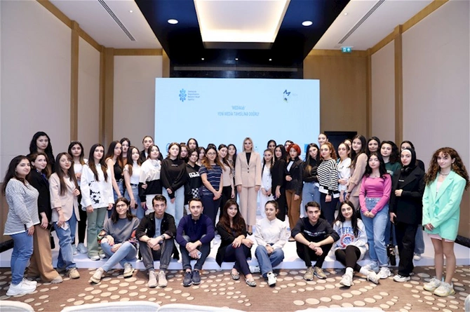 “MEDİAlab” layihəsi çərçivəsində növbəti şəbəkələşmə tədbiri keçirilib — FOTOLAR “MEDİAlab” layihəsi çərçivəsində növbəti şəbəkələşmə tədbiri keçirilib — FOTOLAR