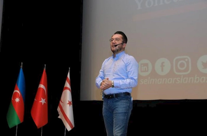 XXI əsrdə yeni nəsil təhsil idarəçiliyi və müasir yanaşmalar mövzunda tədbir keçirildi — FOTOLAR
