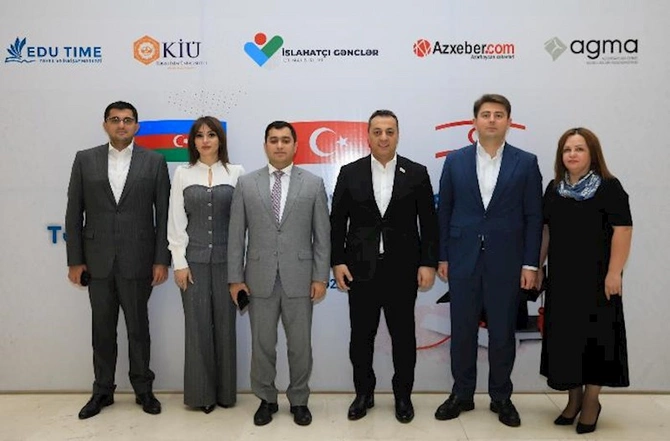 XXI əsrdə yeni nəsil təhsil idarəçiliyi və müasir yanaşmalar mövzunda tədbir keçirildi — FOTOLAR