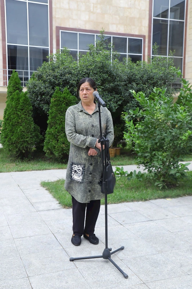 “Açıq mikrofon” aksiyası çərçivəsində şəhid anasının müraciəti öz evində dinlənildi — FOTOLAR