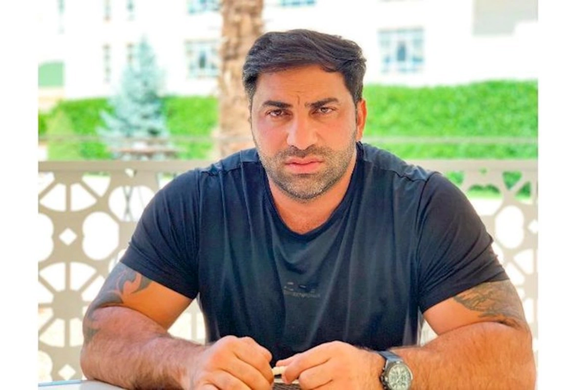 Kamil Zeynallının yeni 300 minlik lüks avtomobili — FOTOLAR