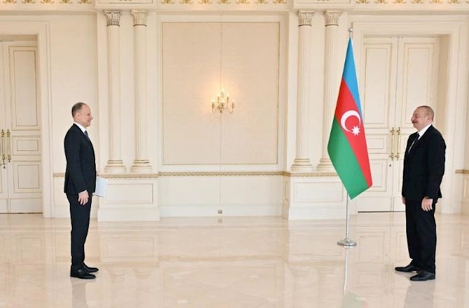 İlham Əliyev İsveçrənin yeni səfirini qəbul etdi — YENİLƏNİB İlham Əliyev İsveçrənin yeni səfirini qəbul etdi — YENİLƏNİB