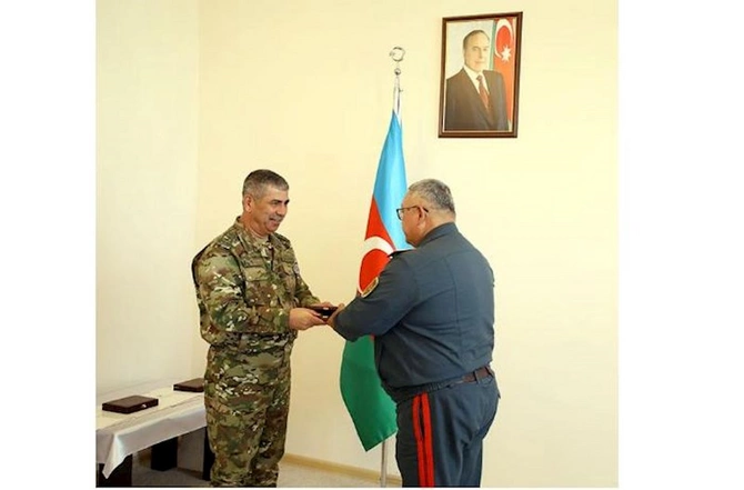 Zakir Həsənov müdafiə nazirləri və generalları medalla TƏLTİF ETDİ Zakir Həsənov müdafiə nazirləri və generalları medalla TƏLTİF ETDİ
