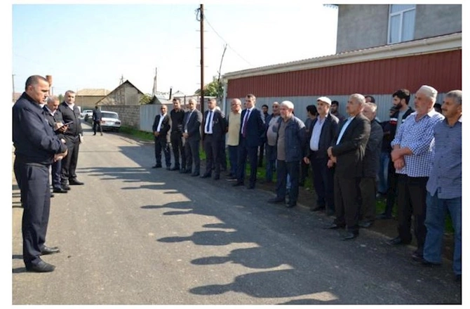 Xəlfələr kənd sakinlərinin müraciətləri “Açıq mikrofon”da