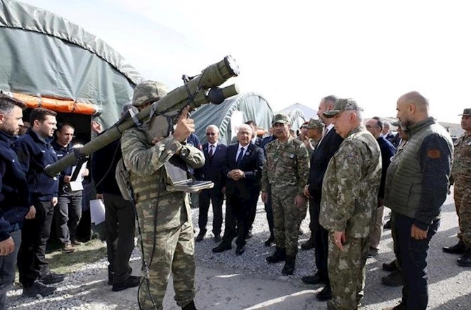 Birgə taktiki təlimdə silah və texnika sərgisi nümayiş etdirildi — VİDEO/FOTO Birgə taktiki təlimdə silah və texnika sərgisi nümayiş etdirildi — VİDEO/FOTO