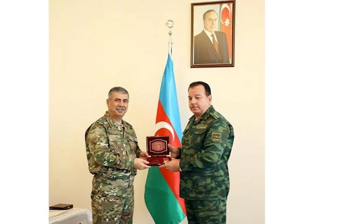Zakir Həsənov müdafiə nazirləri və generalları medalla TƏLTİF ETDİ Zakir Həsənov müdafiə nazirləri və generalları medalla TƏLTİF ETDİ