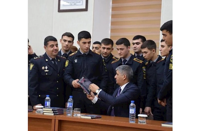 Müşfiq Abbasov Polis Akademiyasında görüş keçirdi — FOTO