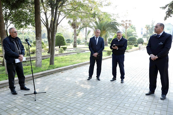 Cəlilabad rayonunun sahibkarlarını narahat edən problemlər Açıq mikrofonda Cəlilabad rayonunun sahibkarlarını narahat edən problemlər Açıq mikrofonda