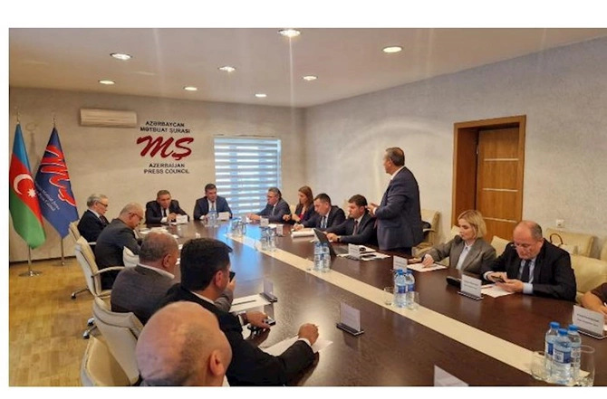 Mətbuat Şurası və MEDİA müzakirə apardı Mətbuat Şurası və MEDİA müzakirə apardı