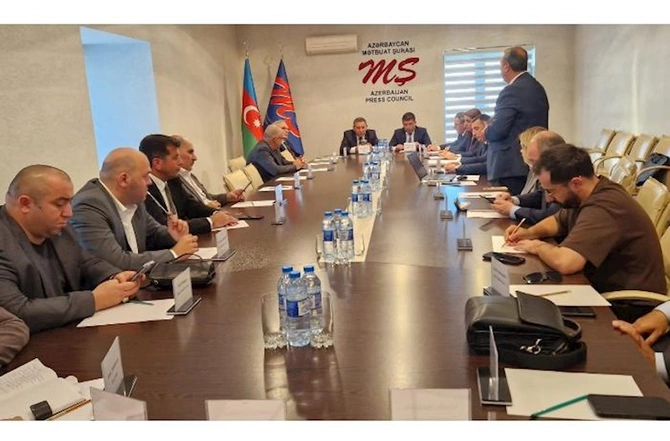 Mətbuat Şurası və MEDİA müzakirə apardı Mətbuat Şurası və MEDİA müzakirə apardı