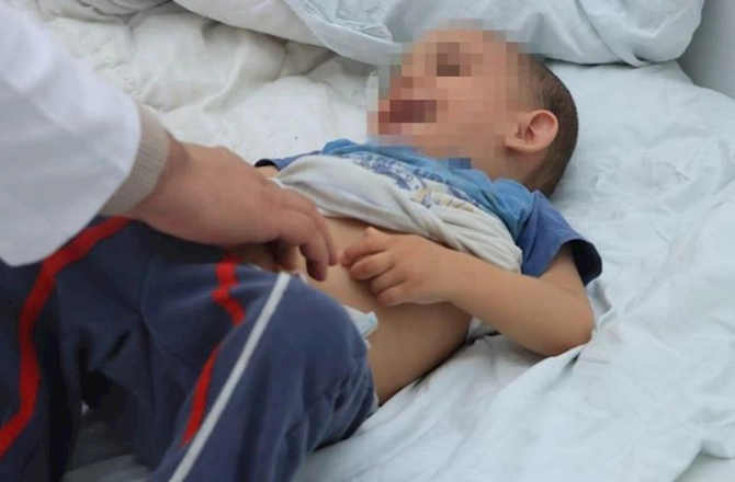 Gəncədə küçəyə atılan uşaqların durumu yaxşıdır — RƏSMİ Gəncədə küçəyə atılan uşaqların durumu yaxşıdır — RƏSMİ