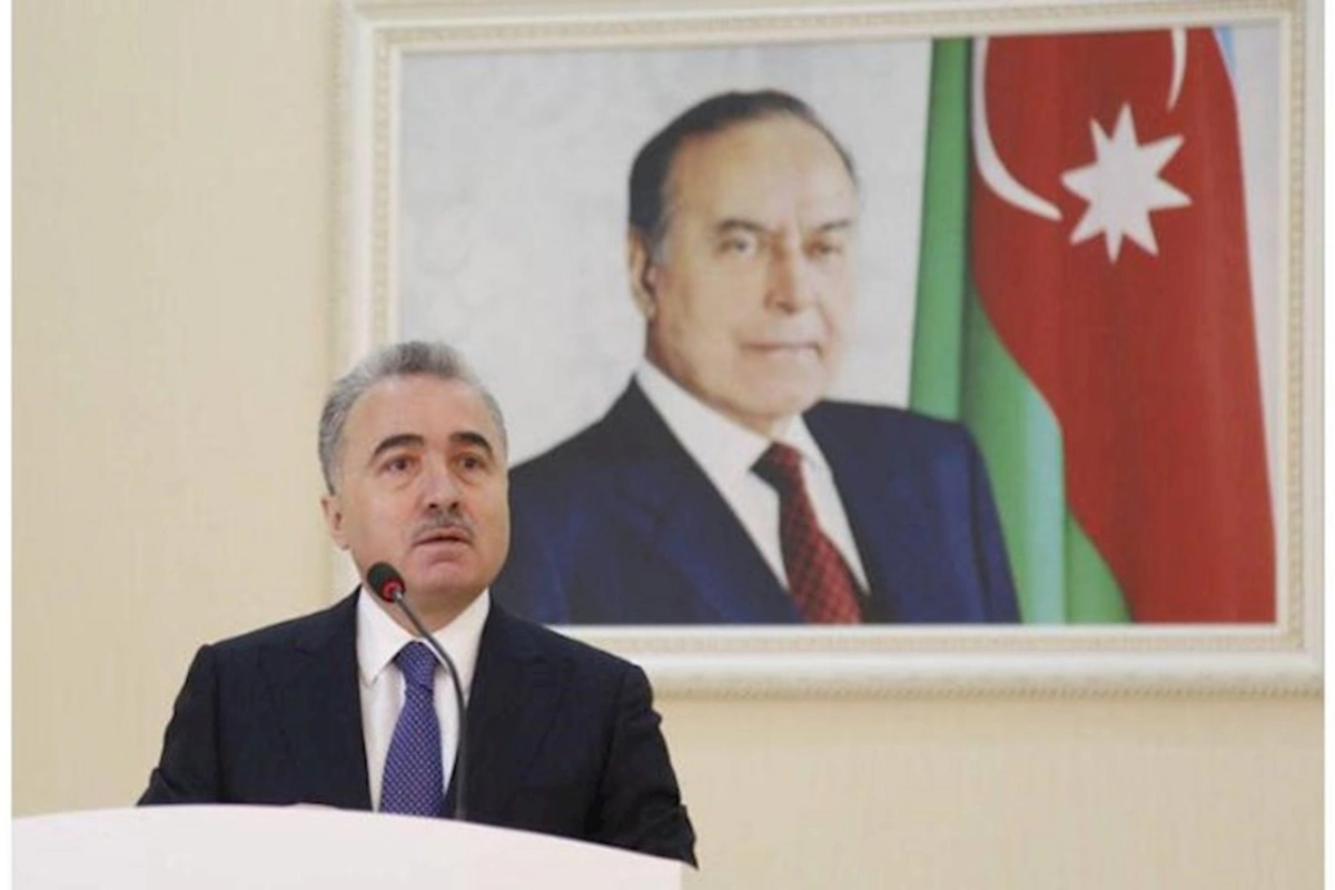 Zeynal Nağdəliyev Firdovsi Əliyevi kollektivə təqdim etdi — FOTO