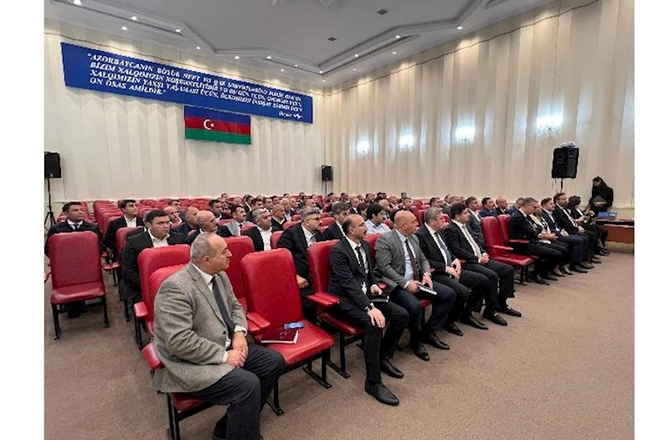 “Azəriqaz”da iclas keçirildi — FOTOLAR “Azəriqaz”da iclas keçirildi — FOTOLAR
