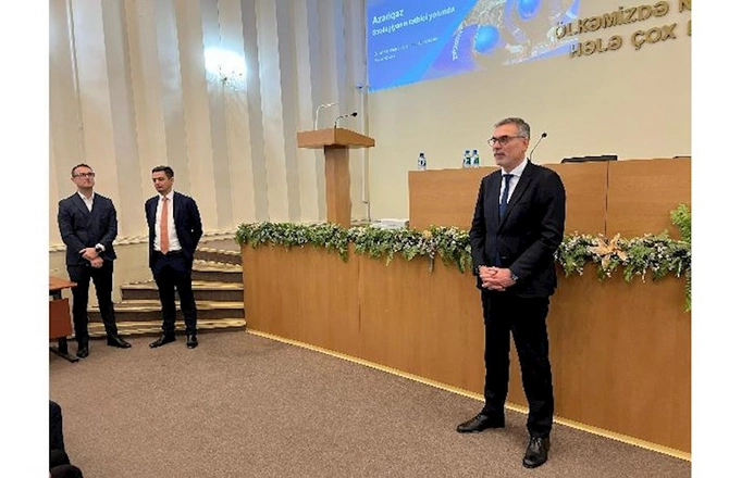 “Azəriqaz”da iclas keçirildi — FOTOLAR “Azəriqaz”da iclas keçirildi — FOTOLAR
