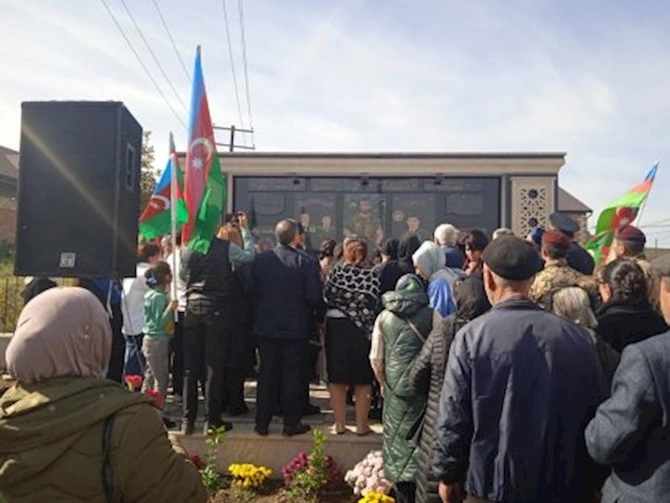 Şəhid Surxay Mehdiyevin xatirəsinə həsr olunan parkın açılışı olub — FOTOLAR Şəhid Surxay Mehdiyevin xatirəsinə həsr olunan parkın açılışı olub — FOTOLAR