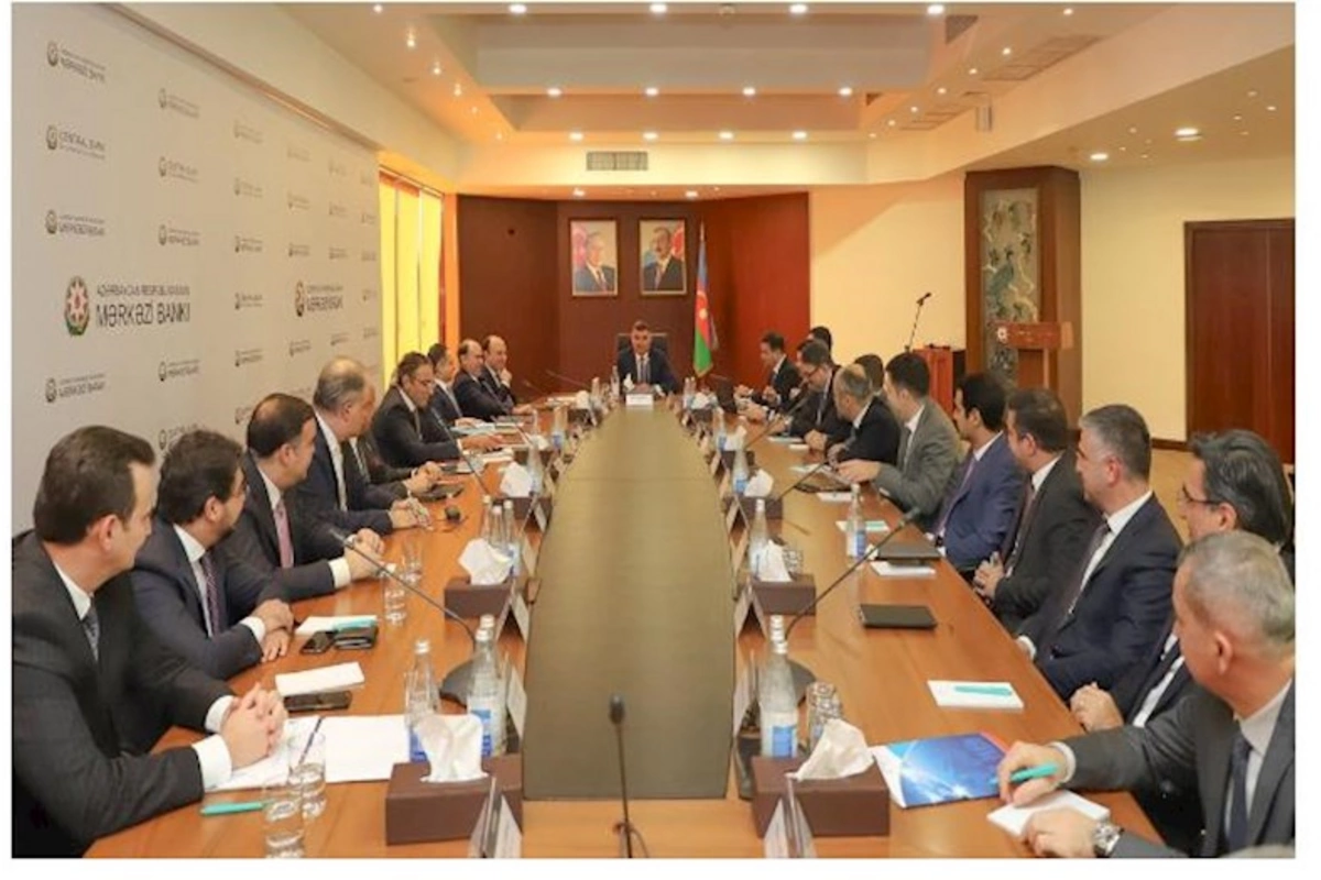 Taleh Kazımov bank rəhbərlərini topladı