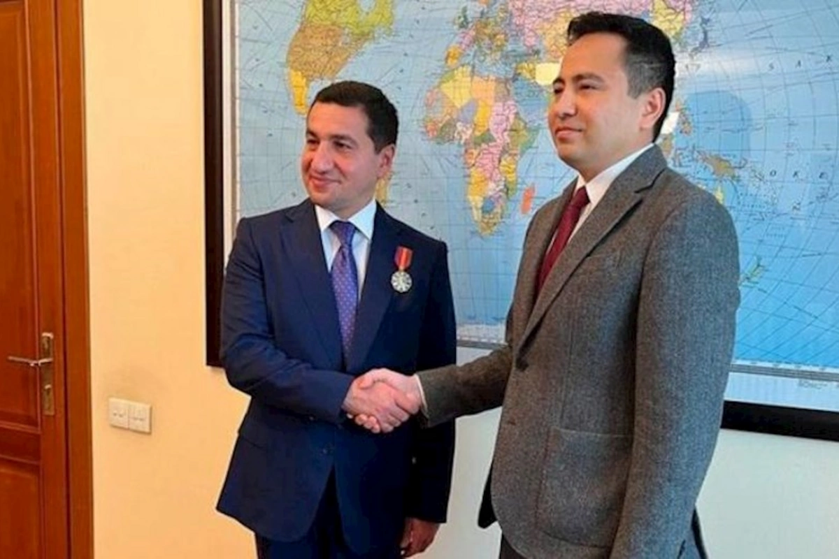 Hikmət Hacıyev Qazaxıstanın “Dostık” Ordeni ilə təltif olunub