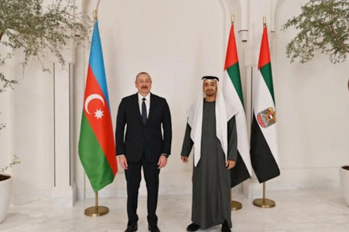 İlham Əliyev BƏƏ Prezidentinə zəng edib