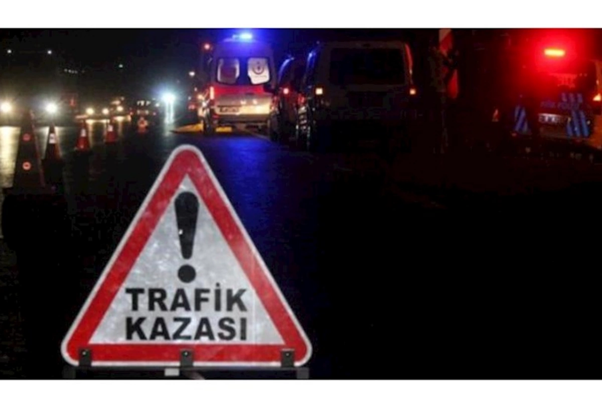 İki avtomobilin toqquşması nəticəsində 9 nəfər xəsarət aldı