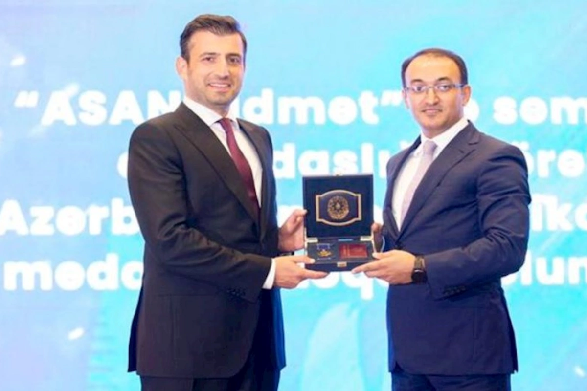 Selçuk Bayraktar Azərbaycanda medalla təltif olundu — FOTO