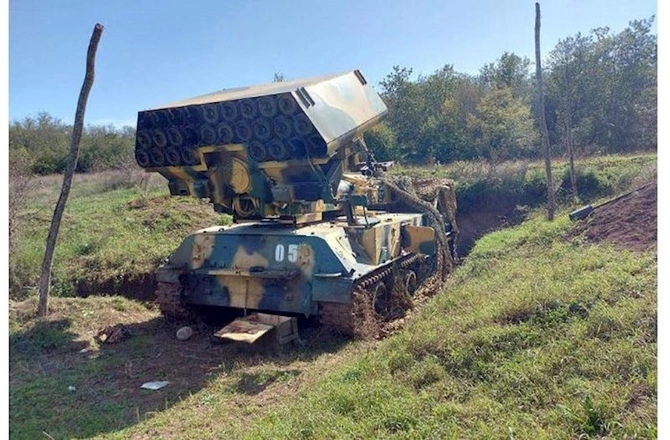 Qarabağda kustar üsullarla hazırlanmış atəş qurğuları aşkarlandı — FOTO Qarabağda kustar üsullarla hazırlanmış atəş qurğuları aşkarlandı — FOTO