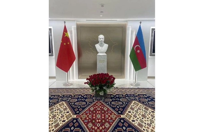 Zakir Həsənov Çinin müdafiə sənayesi kompleksinə daxil olan şirkət rəhbərləri ilə görüşdü