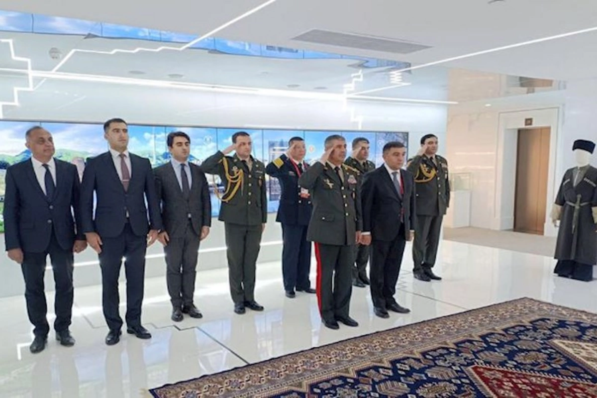 Zakir Həsənov Çinin müdafiə sənayesi kompleksinə daxil olan şirkət rəhbərləri ilə görüşdü
