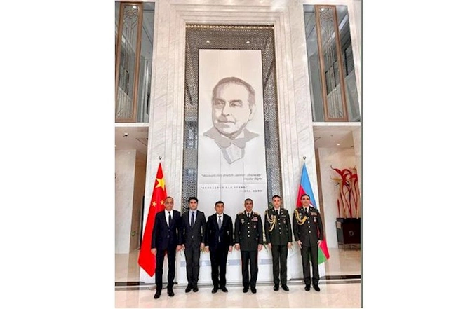 Zakir Həsənov Çinin müdafiə sənayesi kompleksinə daxil olan şirkət rəhbərləri ilə görüşdü