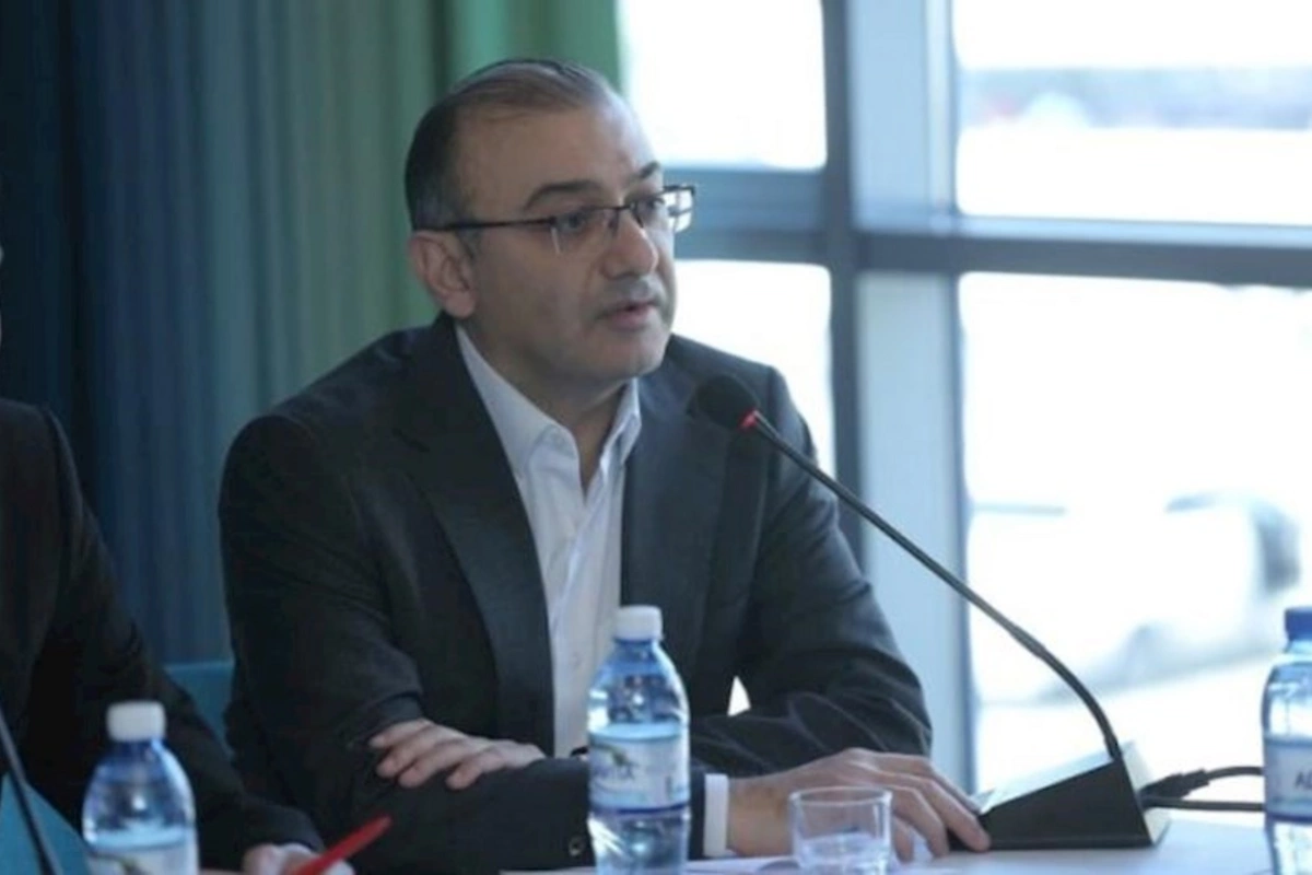 Təmizlik işləri aparılarkən həmin əraziyə xüsusi xəbərdaredici işıqqaytarıcı nişanlar qoyulmalıdır — AÇIQLAMA