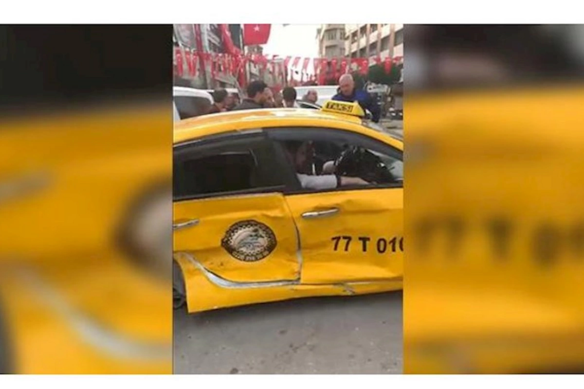 Mikroavtobus taksi ilə toqquşdu:Yaralananlar var