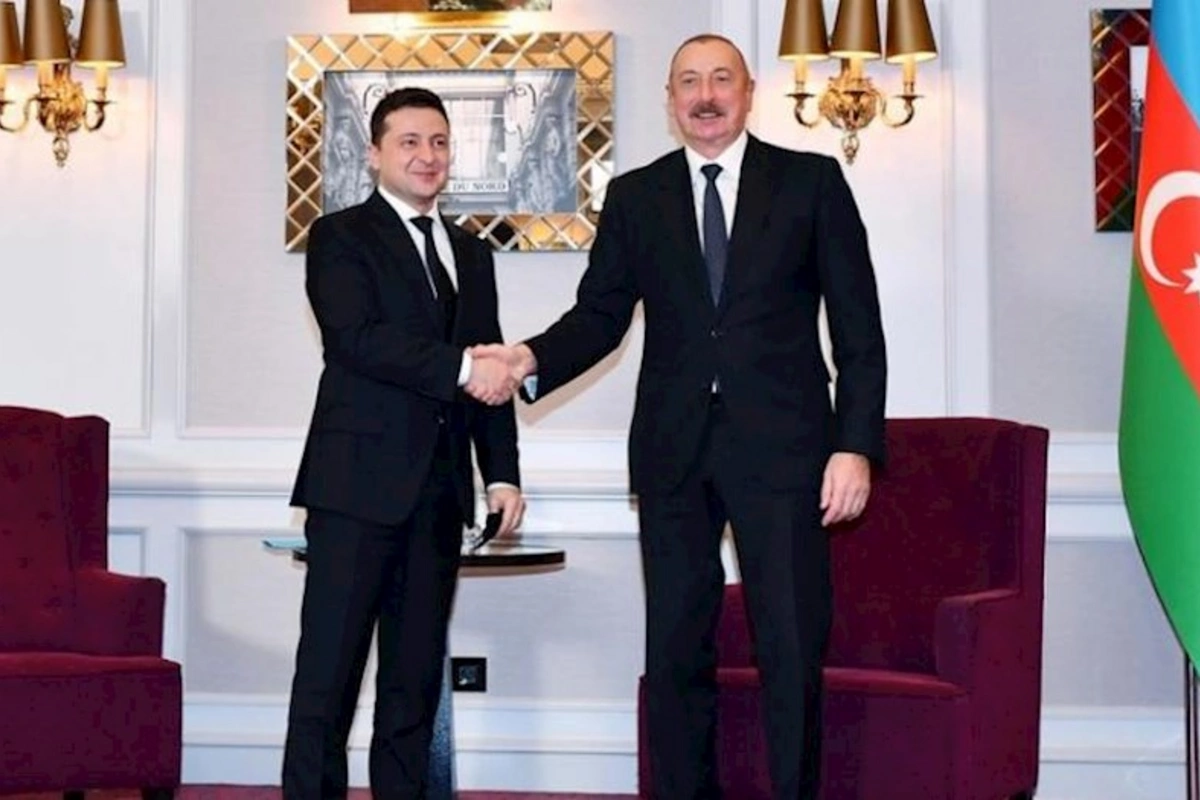 Zelenski İlham Əliyevə zəng etdi