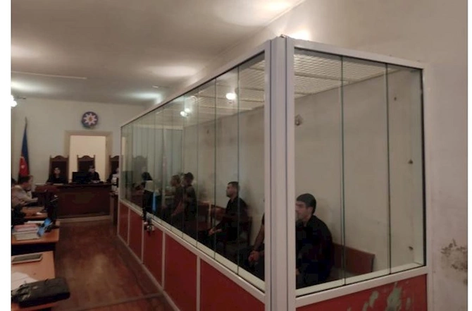Bakıda hipermarketə silahlı basqın edənlərlərin məhkəməsi başladı — FOTO (YENİLƏNİB) Bakıda hipermarketə silahlı basqın edənlərlərin məhkəməsi başladı — FOTO (YENİLƏNİB)