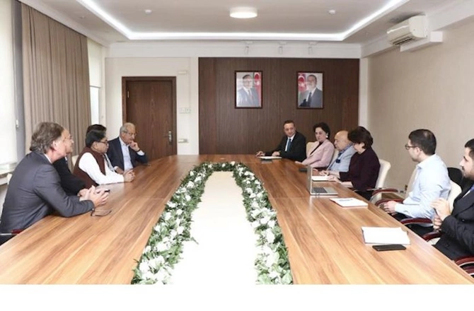 Dünya memarları Bakıya gəlib — FOTO