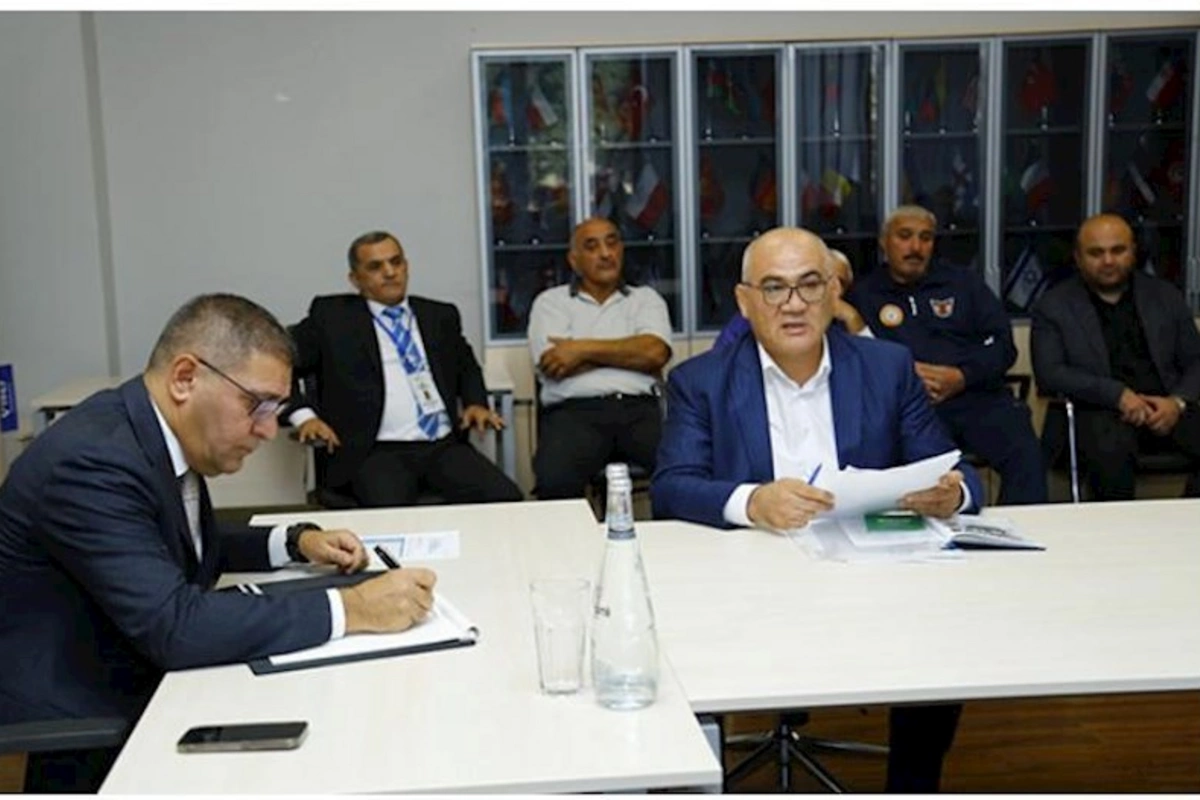 Kamran Nəbizadə ağırlıqqaldırma ictimaiyyətinin nümayəndələri ilə görüşdü — FOTOLAR