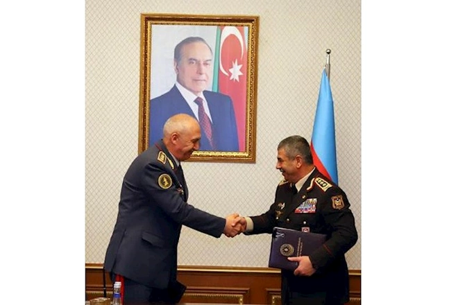 Azərbaycan və Qazaxıstan müdafiə nazirlərinin görüşdü — VİDEO/FOTO