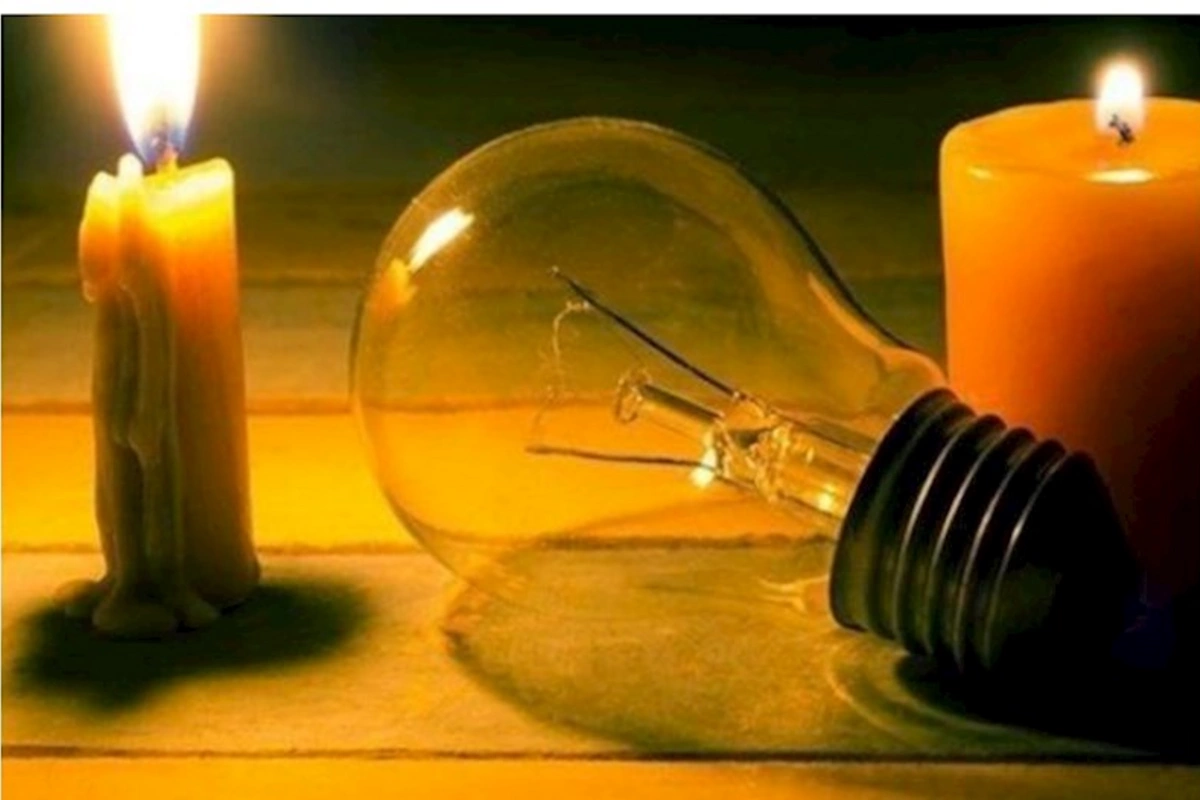 Qərb bölgəsində güclü külək əsir, bəzi ərazilərdə elektrik enerjisinin verilişi dayandırıldı