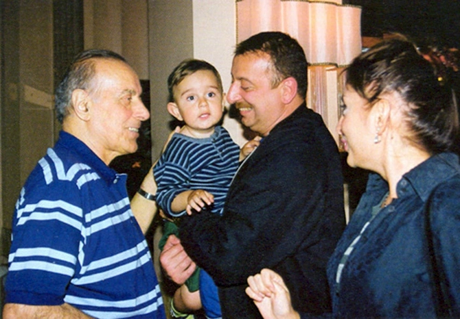 Heydər Əliyevin şəxsi fotoqrafı: Qartopu düzəltdi və əlini qaldırdı, dedi ki... — MÜSAHİBƏ