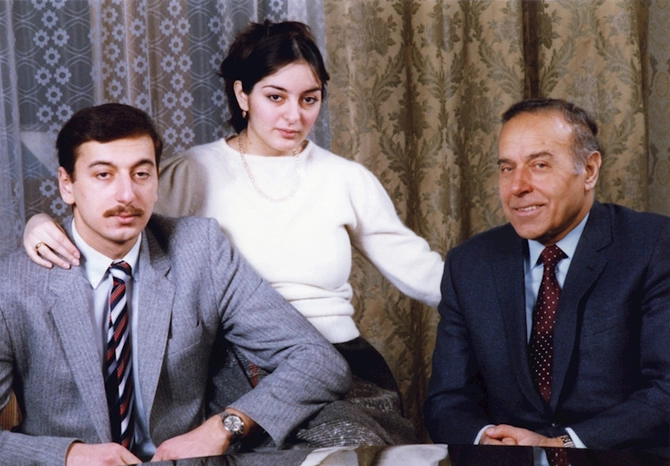 Heydər Əliyevin şəxsi fotoqrafı: Qartopu düzəltdi və əlini qaldırdı, dedi ki... — MÜSAHİBƏ