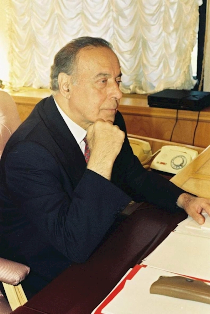 Heydər Əliyevin şəxsi fotoqrafı: Qartopu düzəltdi və əlini qaldırdı, dedi ki... — MÜSAHİBƏ