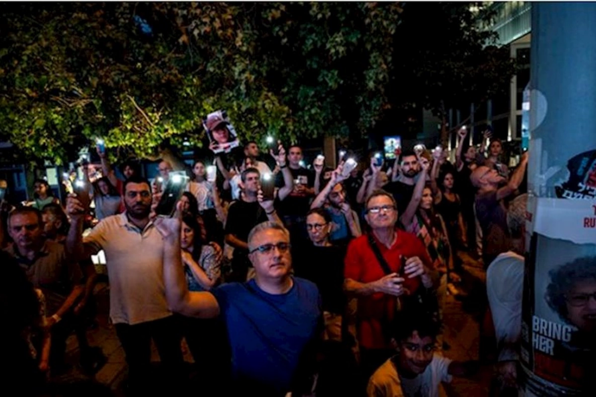 Qəzzada atəşkəs tələb edən israillilər küçələrə çıxdı — FOTOLAR