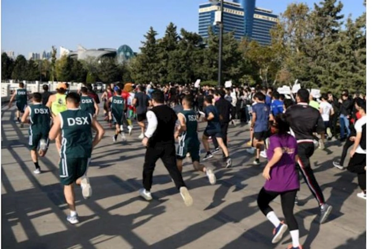 Bakıda Zəfərə həsr olunan “Qələbə qaçışı” başladı — FOTOLAR