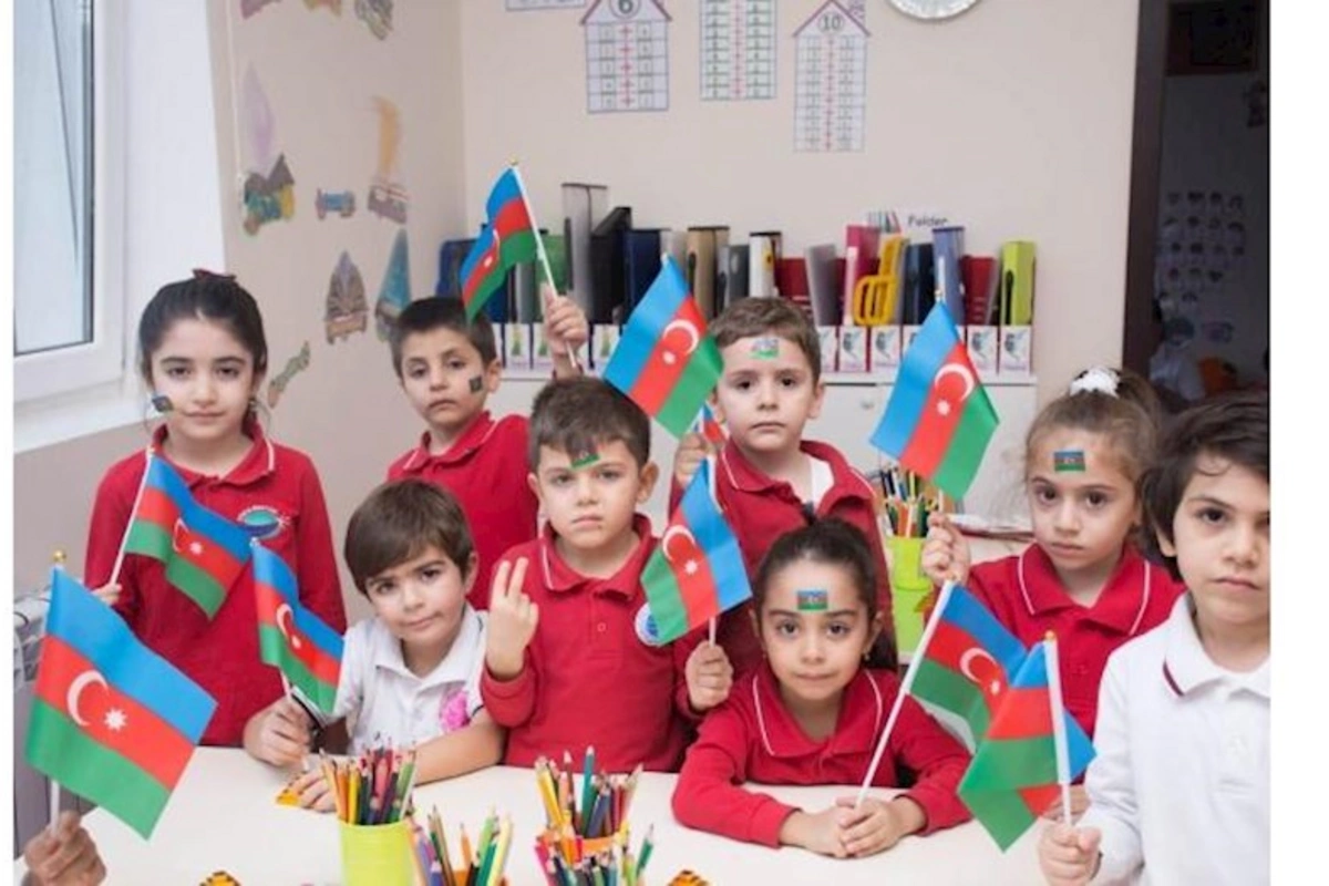 Uşaqlara əxlaq dərsi keçirilməlidir — FOTO