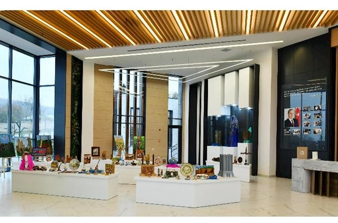 Prezident və birinci xanım İsmayıllıda “DOST EVİ” filialının açılışında — YENİLƏNİB (FOTOLAR) Prezident və birinci xanım İsmayıllıda “DOST EVİ” filialının açılışında — YENİLƏNİB (FOTOLAR)