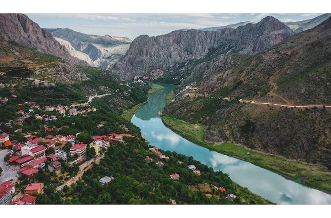 Dünyada ikinci olan kanyonu ilə məşhur turizm məkanı — Atatürkün adını verdiyi Kemaliye...