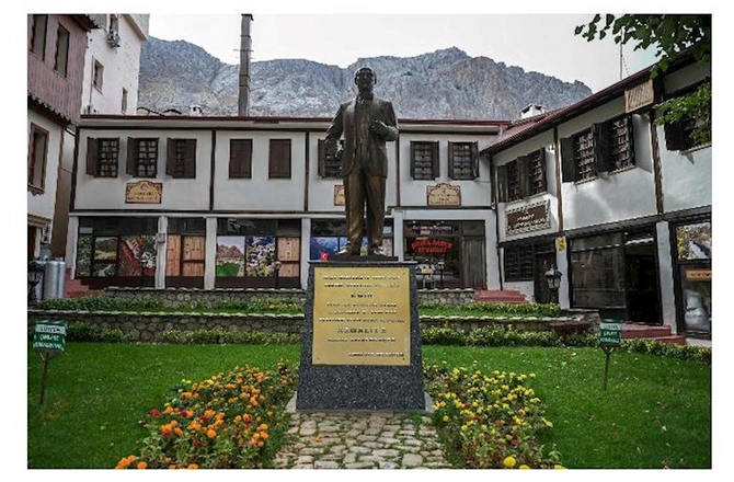 Dünyada ikinci olan kanyonu ilə məşhur turizm məkanı — Atatürkün adını verdiyi Kemaliye...