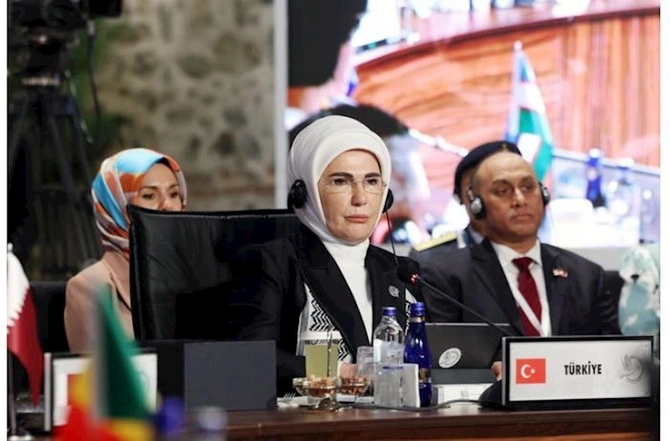 Əminə Ərdoğan: “Qəzza bu gün naməlum uşaqlar şəhəridir” — FOTO Əminə Ərdoğan: “Qəzza bu gün naməlum uşaqlar şəhəridir” — FOTO