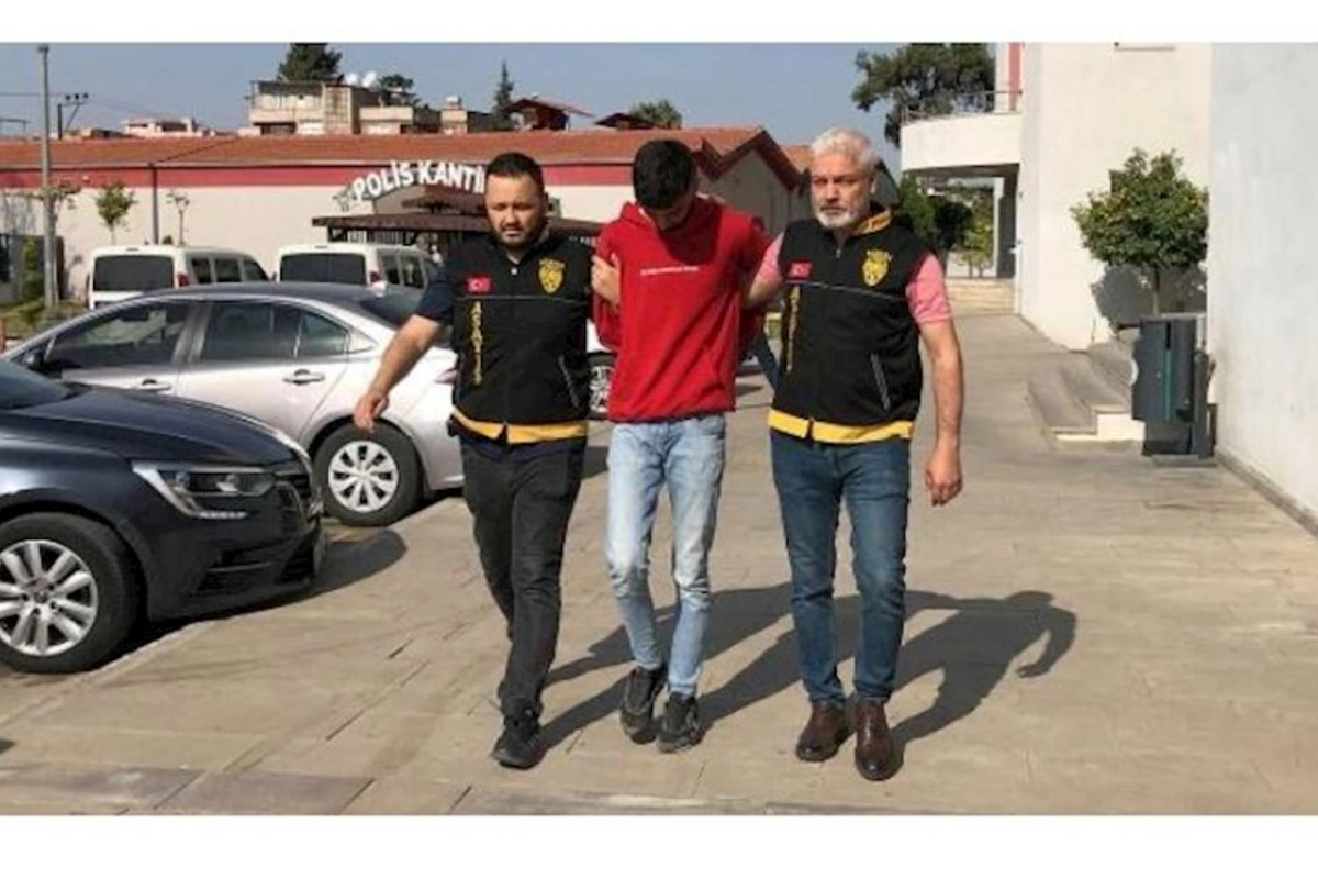 Oğurladığı telefonları satıb sevgilisinə avtomobil aldı