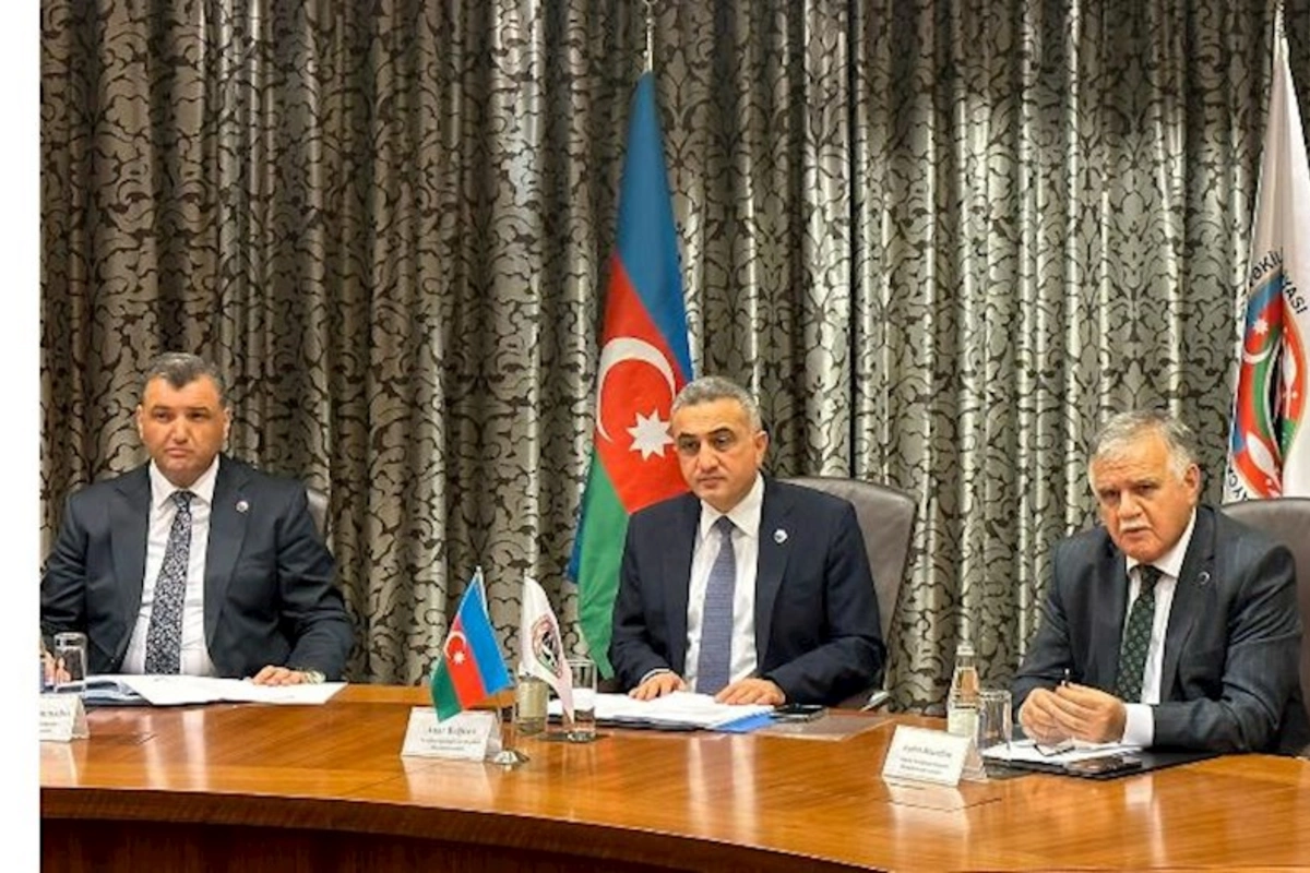 Vəkillər Kollegiyası Rəyasət Heyətinin növbəti iclası keçirilib — FOTOLAR