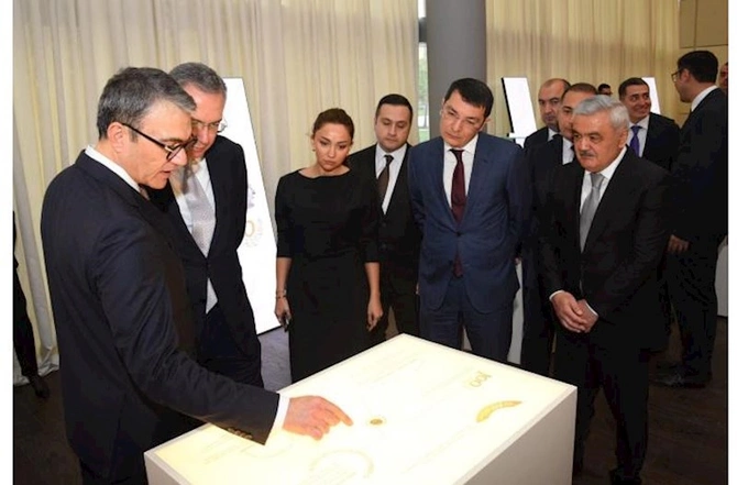 “AzerGold” Heydər Əliyevin 100 illiyinə həsr olunmuş qızıl sikkənin təqdimatını keçirdi — FOTOLAR