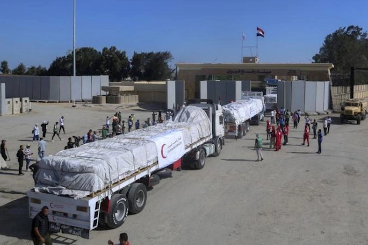 Dünən Qəzzaya 26 humanitar yük maşını daxil olub